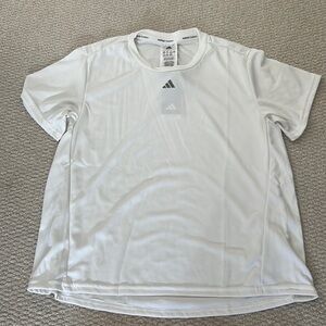 *NWT* HIIT heat.rdy Sweat Conceal Training Tee